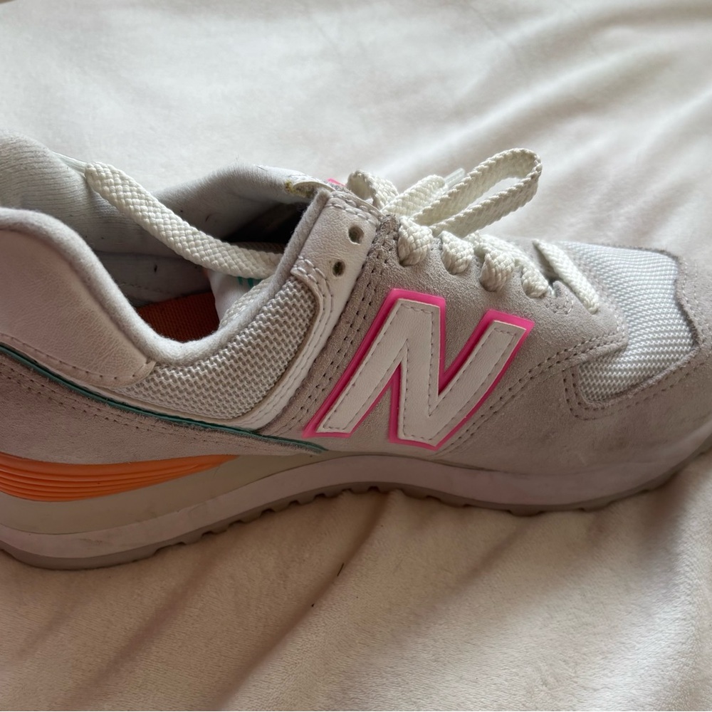 New Balance White and Pink Sneakers